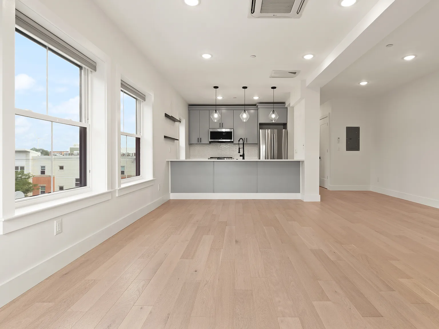 2 bed, 1115 sqft, $2,900 — Photo 4