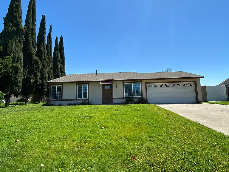 1313 Platinum Ct — Photo 2