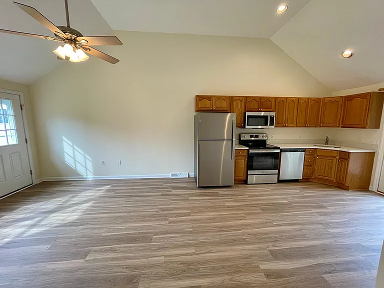 7 Prospect Ave #R — Photo 7