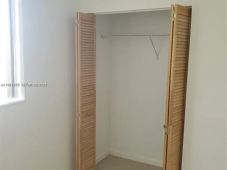 831 SW 14th Ct — Photo 8