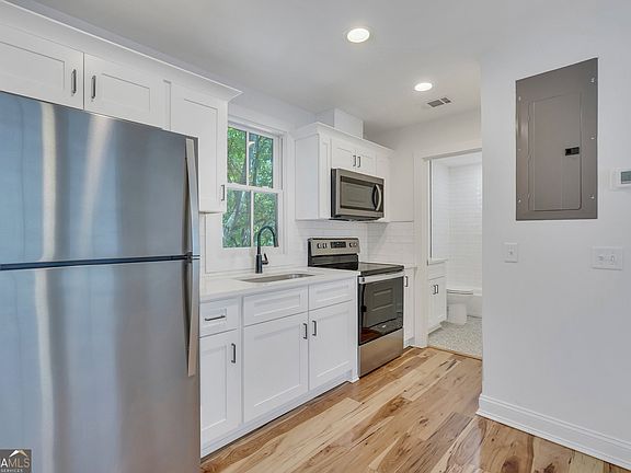 5th image of 217 W Anderson St #B