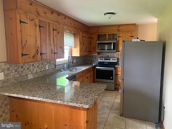 5th image of 12139 Snyder Ave