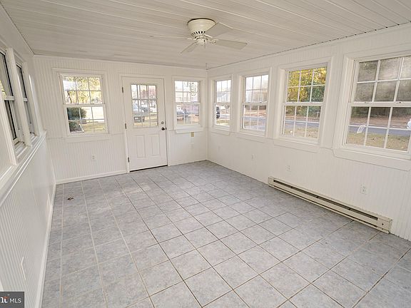 4th image of 405 Hayward Ave