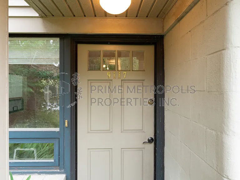9117 25th Ave NE — Photo 3