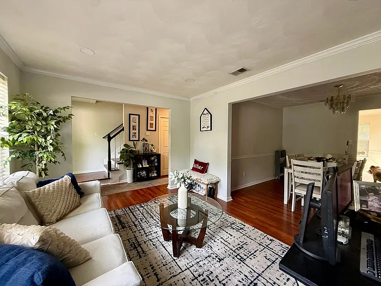941 Avenue G — Photo 4
