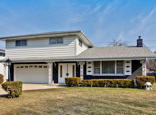1406 E Barberry Ln, Mount Prospect, IL