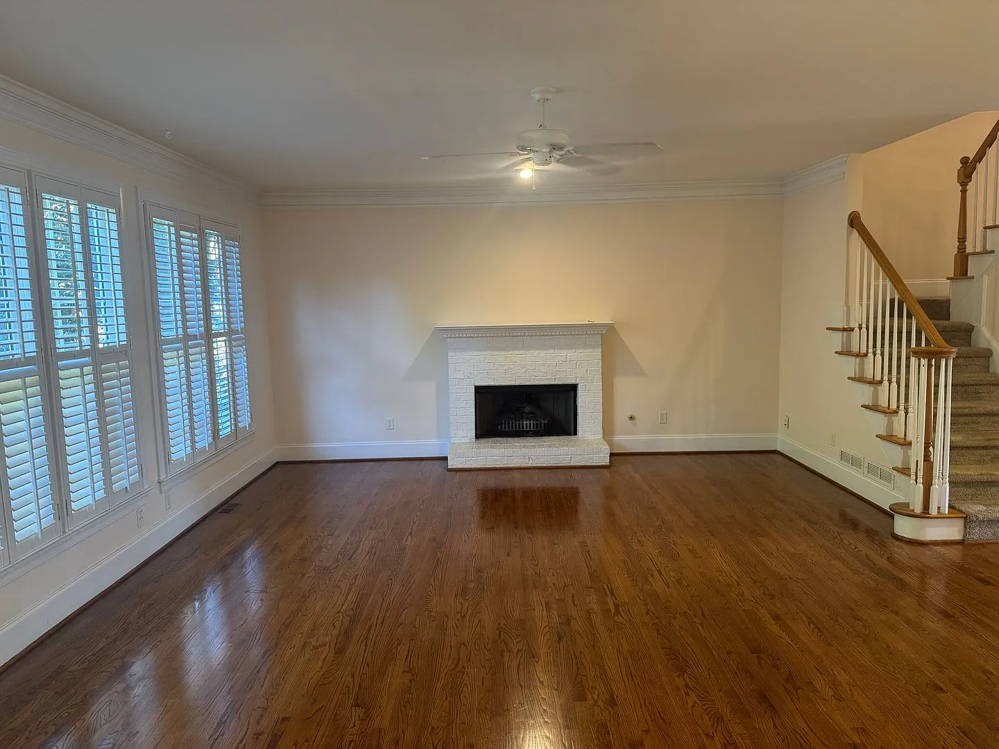 3281 Winthrop Cr. — Photo 4