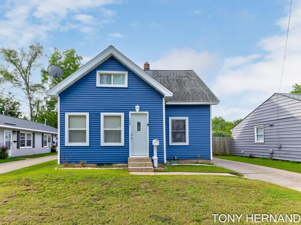 128 Burt St SE, Wyoming, MI 49548
