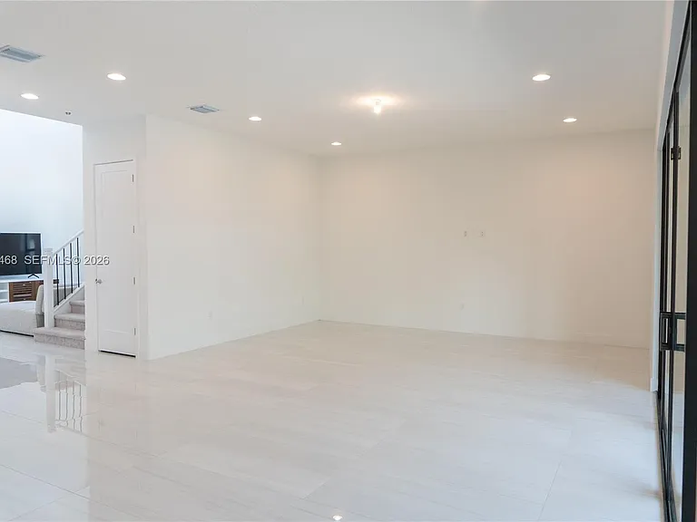 8151 Laurel Falls Dr — Photo 15