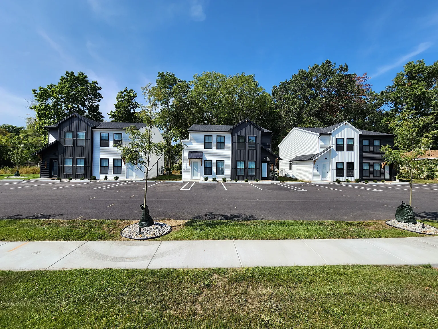 2 bed, 1.5 bath, 1080 sqft, $1,450 — Photo 1