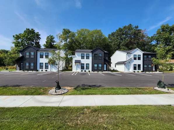 8203 Secor Rd #B, Lambertville, MI 48144