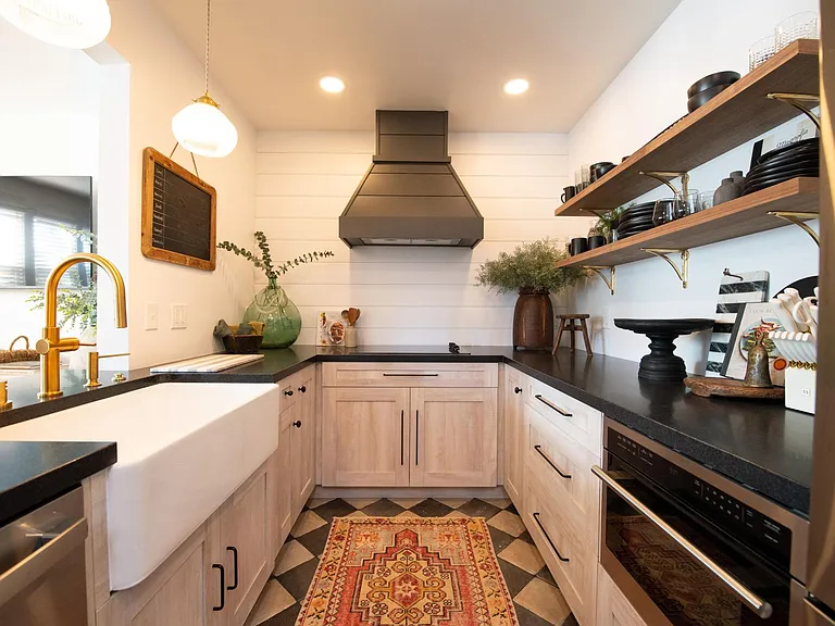 333 W Cota St #B — Photo 5
