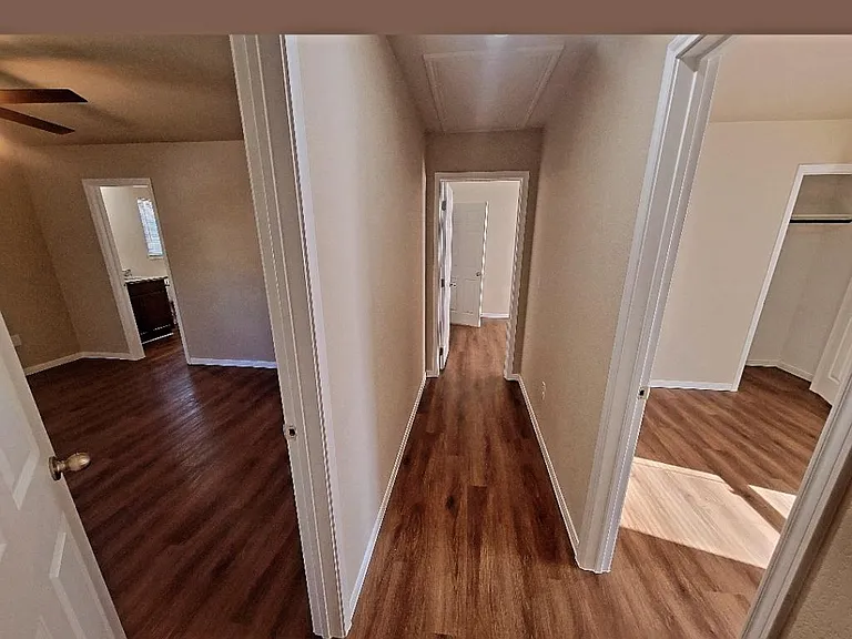 512 Raymond St #B — Photo 19