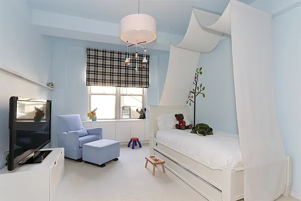 Sold by Corcoran | media 19