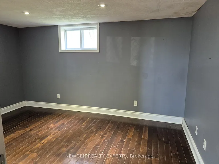 512 Bloor St E #BASEMENT — Photo 6