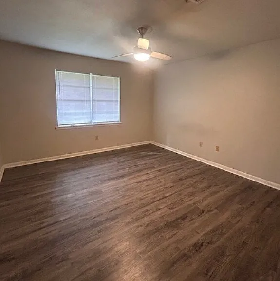 1503 Lance St — Photo 5