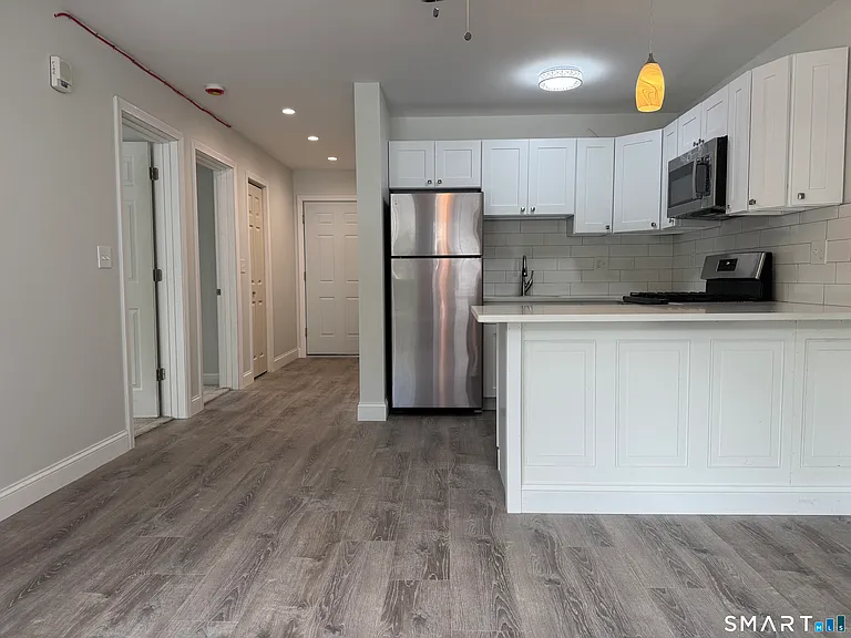 1085 Whalley Ave #9 — Photo 4