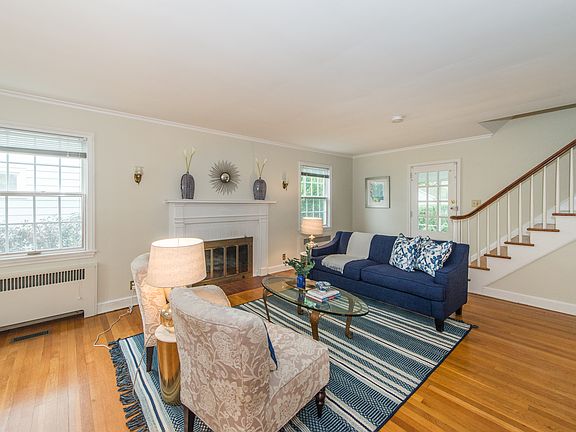 2nd image of 37 Parkview Dr