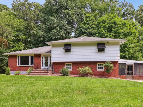 637 Middletown Avenue, North Haven, CT 06473