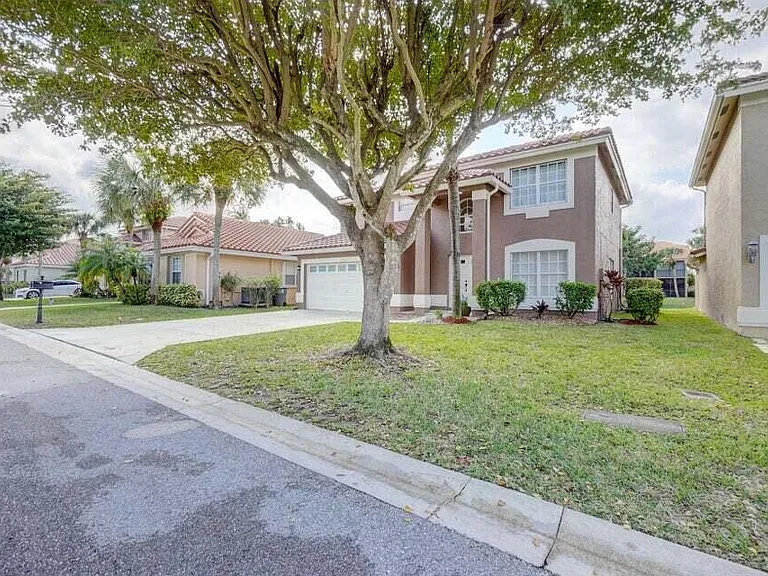10758 Lake Jasmine Dr — Photo 34