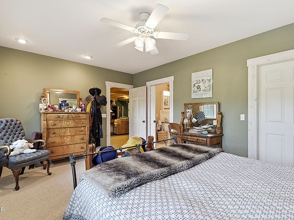 48th image of 1319 Licklog Hollow Rd