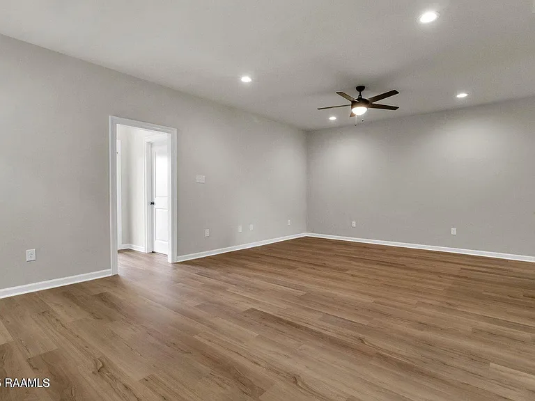 111 Segovia Way — Photo 8