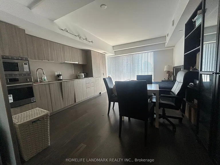 955 Bay St #1516 — Photo 3