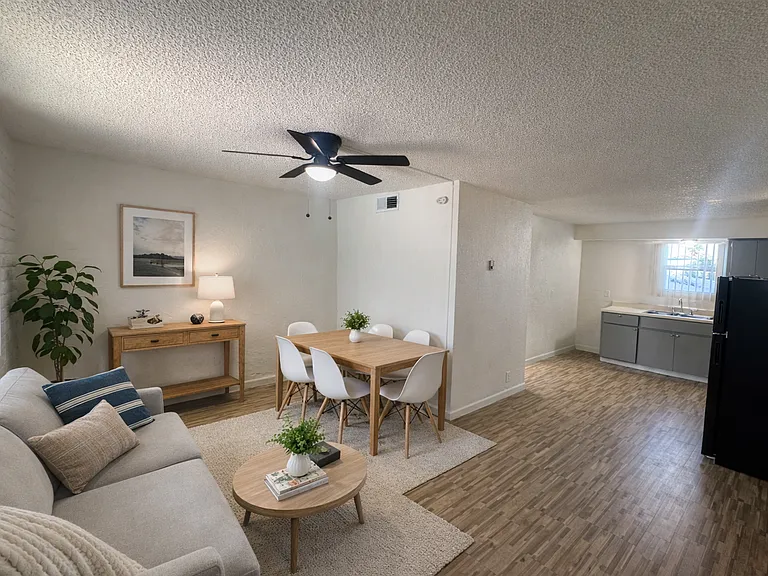 1940 W University Dr — Photo 10