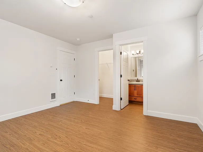 1316 Chelsea Walk NE — Photo 12
