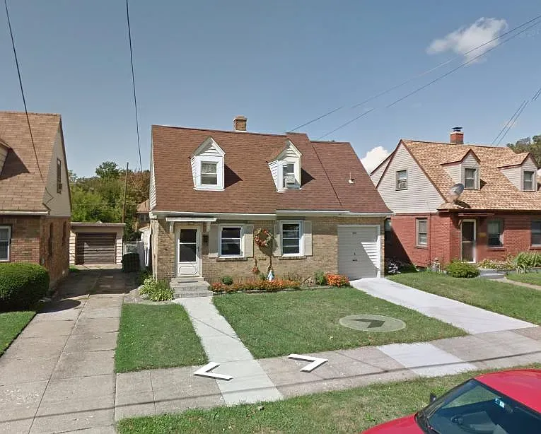 Primary Photo - 1056 W 25th St