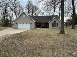 39 Beyers Lake Est, Pana, IL 62557