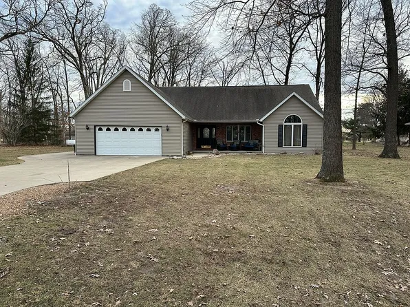 39 Beyers Lake Est, Pana, IL 62557