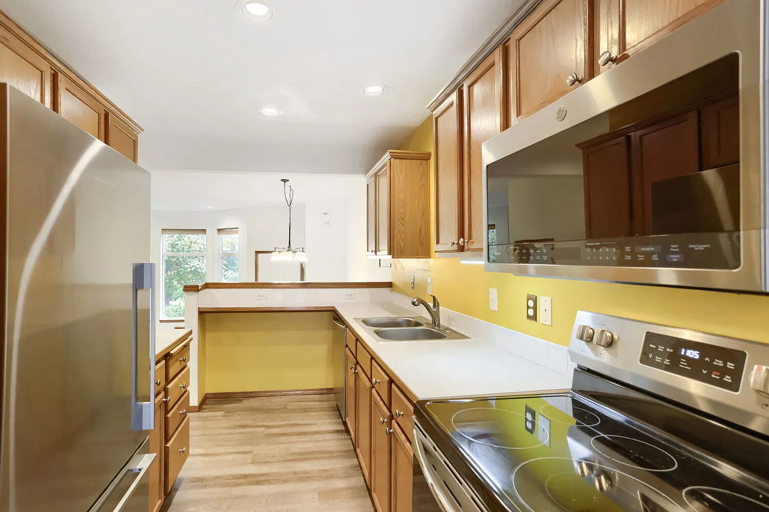 3 bed, 2.5 bath, 1304 sqft, $2,485 — Photo 4