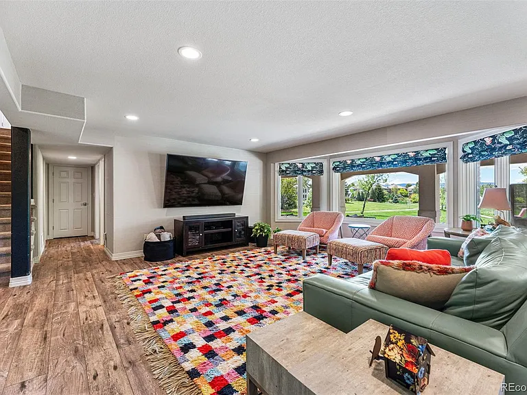 1127 Jesse Ct — Photo 33