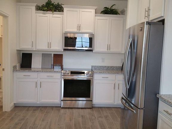4th image of 303 N 69th Pl