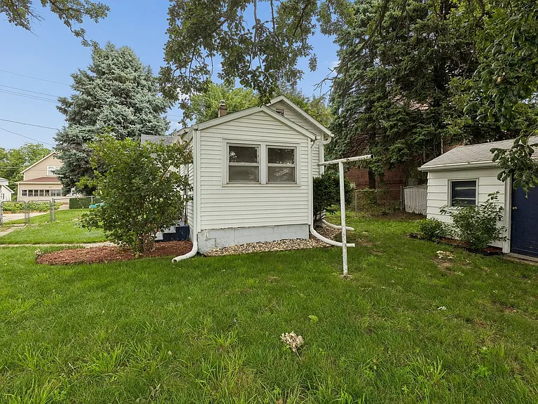 425 Bancroft St — Photo 19