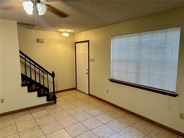 2463 Idaho Ave — Photo 5