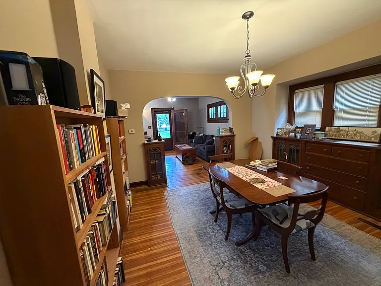 5252 Broadway St — Photo 4