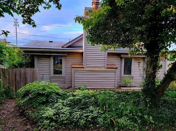 40 Lynchester St, Rochester, NY 14615