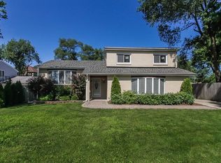 20710 N Elizabeth Ave, Prairie View, IL 60069