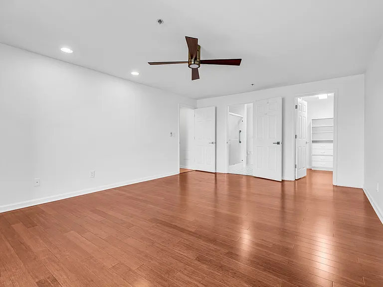 PRIMARY BEDROOM SUITE