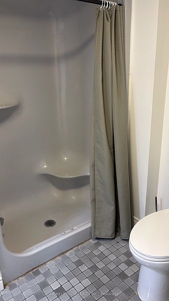 Ajax House for rent - 1 Bedroom — photo 12