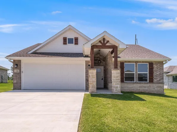 1506 E Vangston St, Siloam Springs, AR 72761