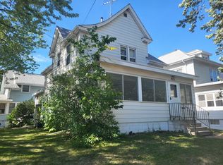 1528 W 5th St, Waterloo, IA 50702