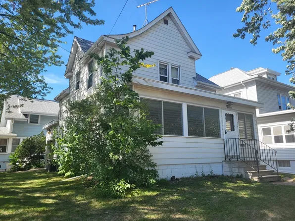 1528 W 5th St, Waterloo, IA 50702
