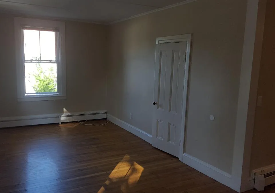 living room - lots of light