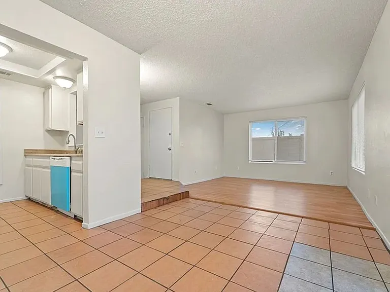 1071 May Ln — Photo 8