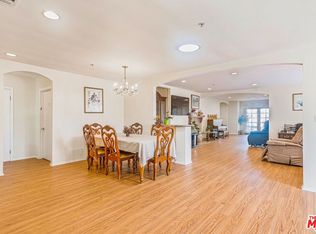 14835 Weddington St, Van Nuys, CA 91411