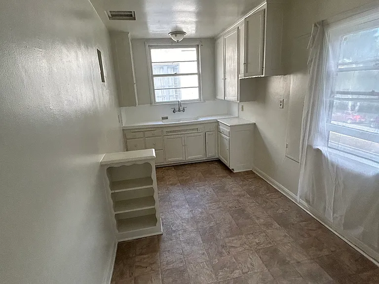 4249 Degnan Blvd #3 — Photo 4