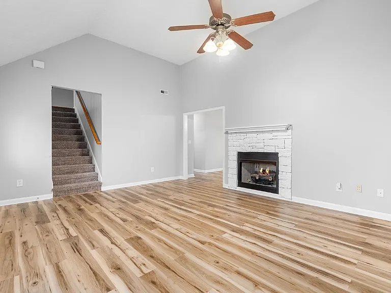 1626 Autumn Dr — Photo 9